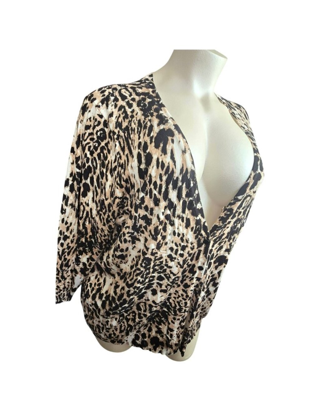 Avenue Leopard Print V-Neck Cardigan Sweater Plus Size 26/28 3/4 Sleeves JJ4428